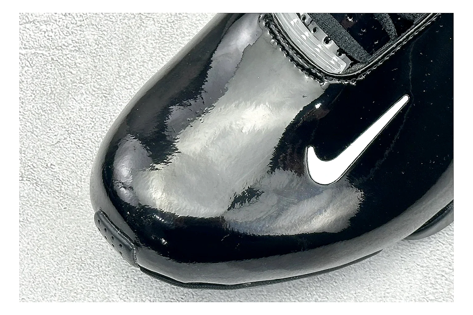 Nike Zoom Hyperflight Black spreadsheet record photo showing glossy black basketball upper, sleek shell shape, subtle Swoosh detail, and sculpted court sole thumbnail 5