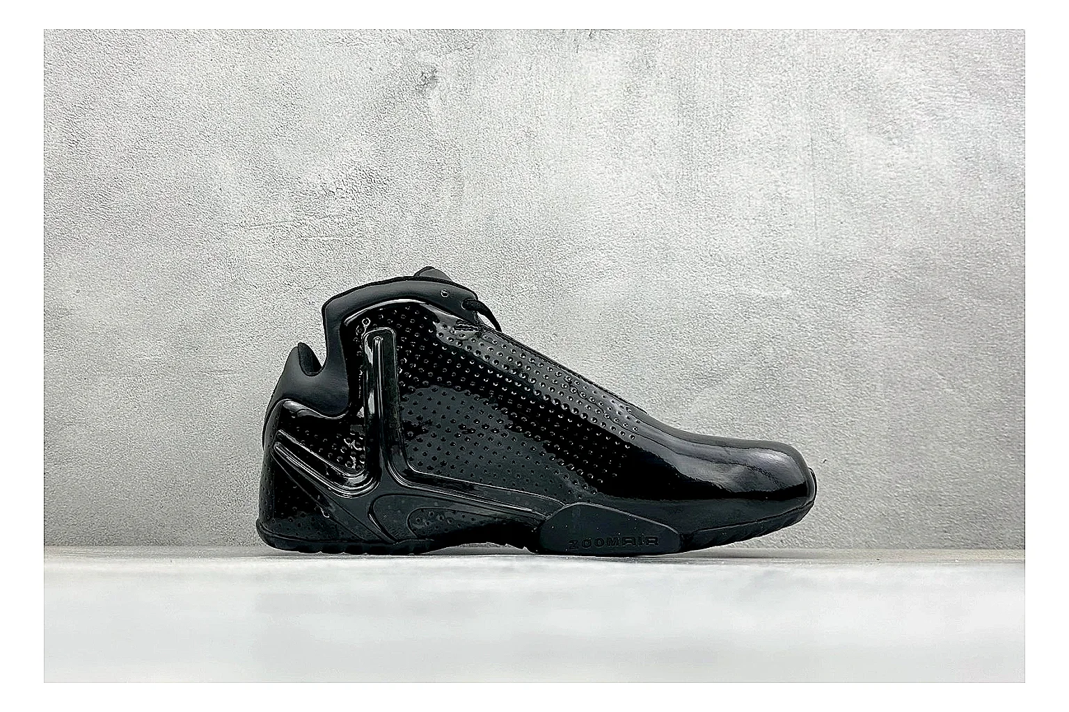 Nike Zoom Hyperflight Black spreadsheet record photo showing glossy black basketball upper, sleek shell shape, subtle Swoosh detail, and sculpted court sole thumbnail 6