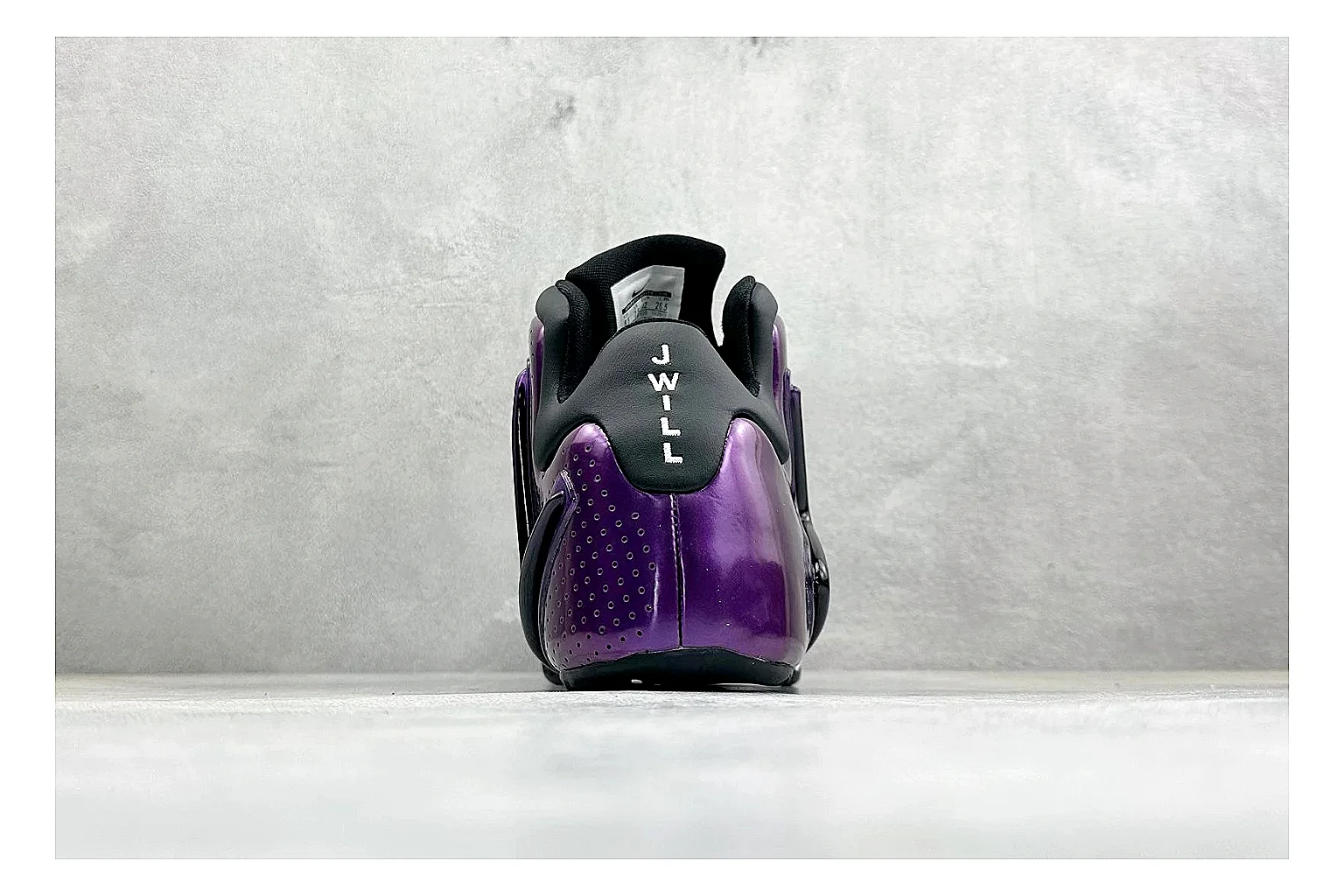 Nike Zoom Hyperflight Purple spreadsheet record photo showing glossy purple upper, high-shine basketball shell, sculpted midsole, and sleek court profile thumbnail 3