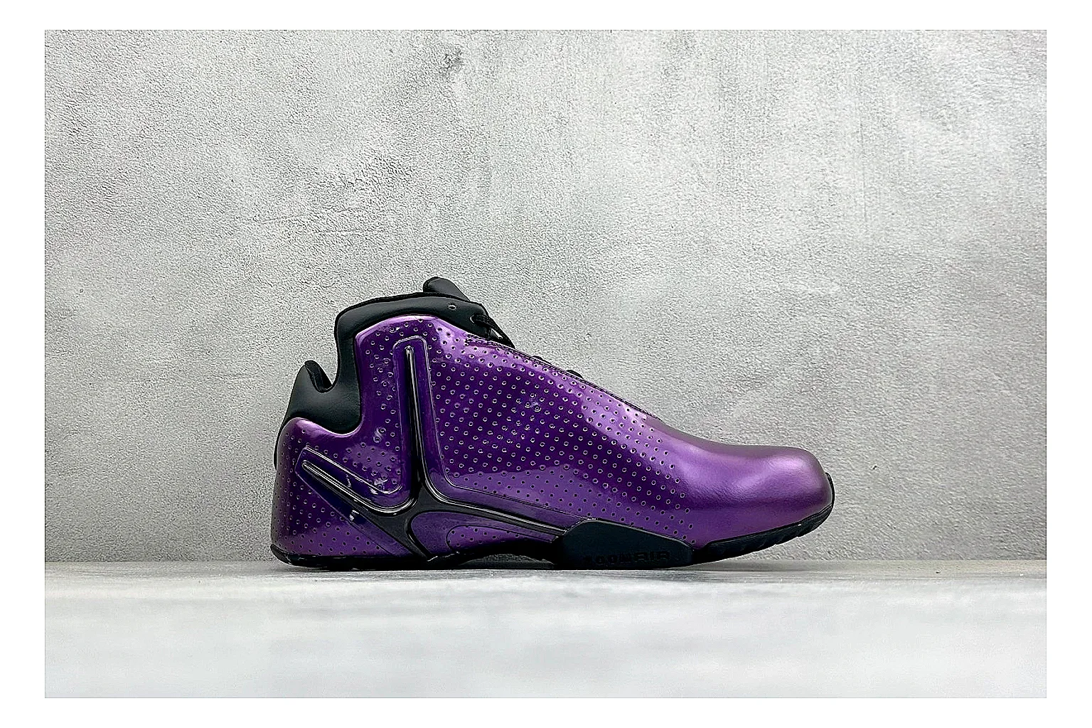 Nike Zoom Hyperflight Purple spreadsheet record photo showing glossy purple upper, high-shine basketball shell, sculpted midsole, and sleek court profile thumbnail 6