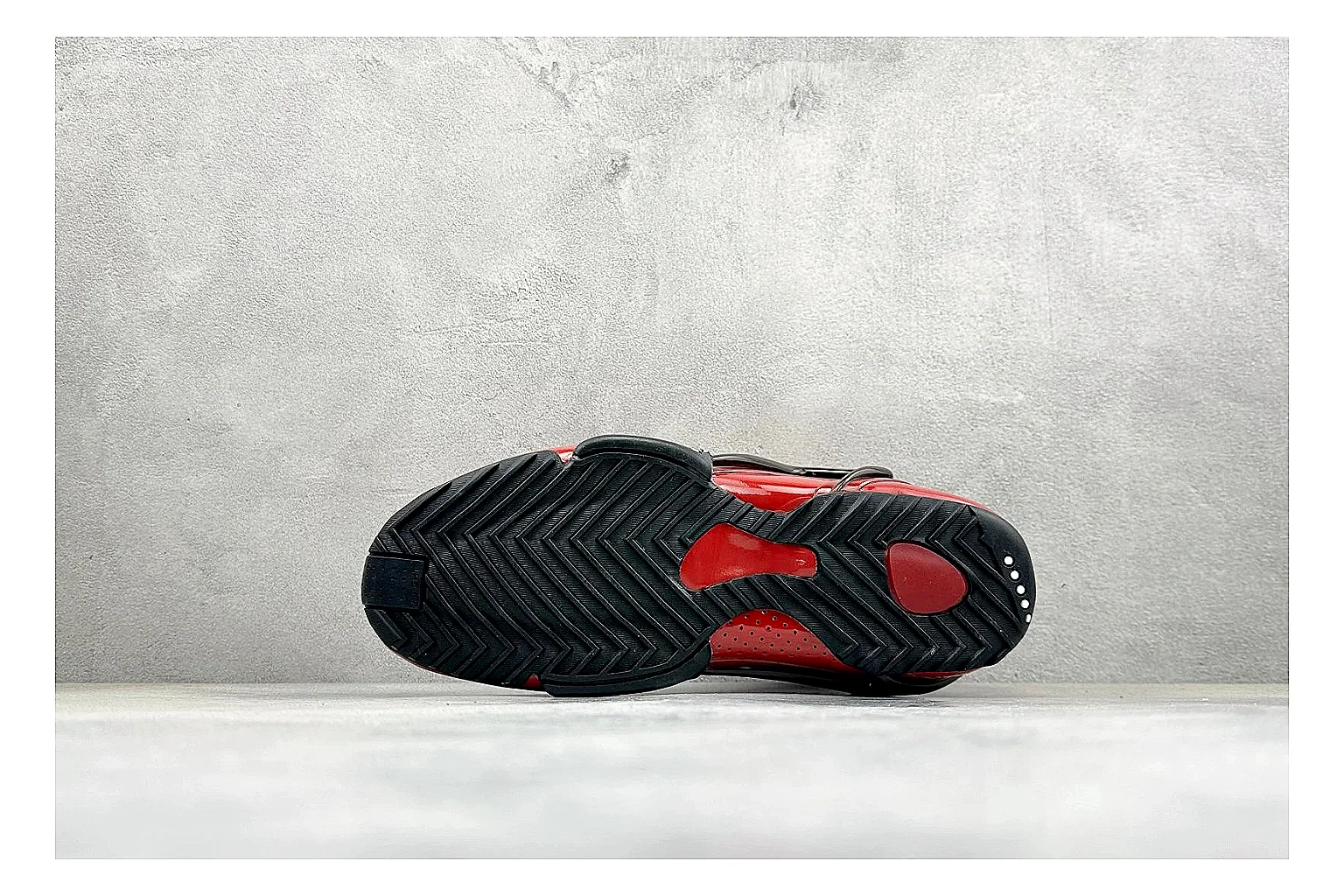 Nike Zoom Hyperflight Red spreadsheet record photo showing red glossy basketball upper, streamlined shell, black detail lines, and sculpted court sole thumbnail 4
