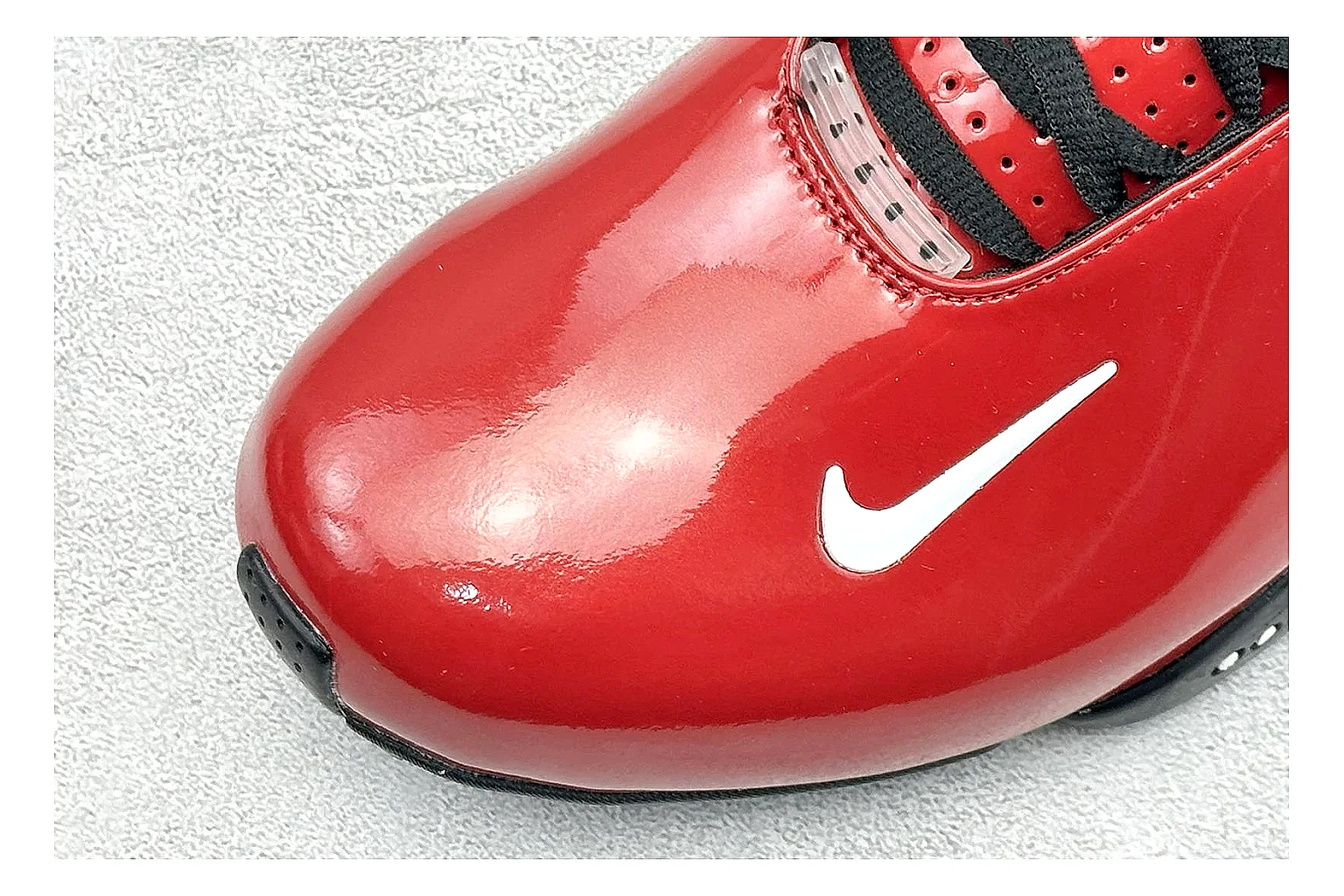 Nike Zoom Hyperflight Red spreadsheet record photo showing red glossy basketball upper, streamlined shell, black detail lines, and sculpted court sole thumbnail 5