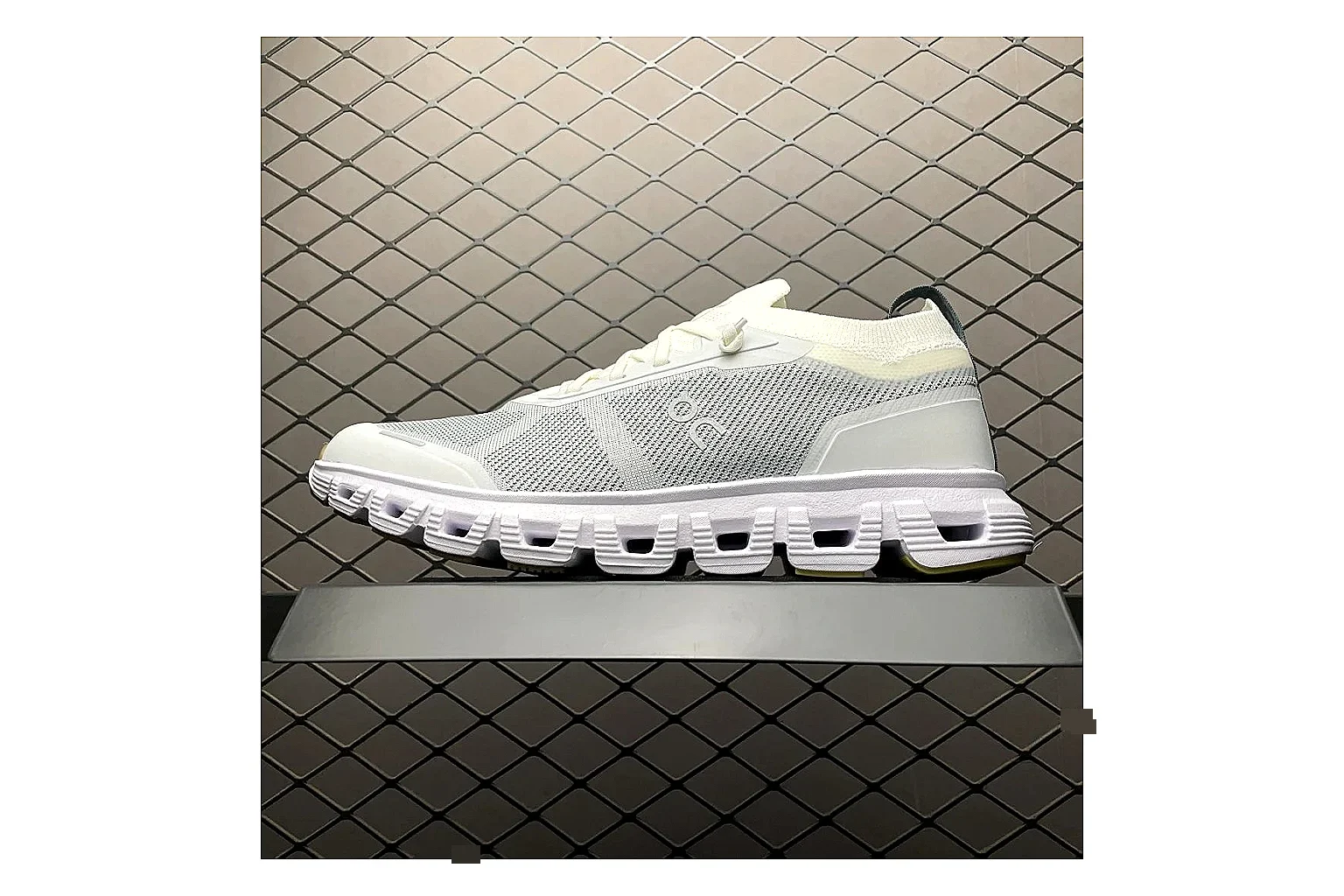On Cloud 6 White Grey Sneaker Sheetbase record image with white grey cloud 6 runner with mixed upper and trainer shape