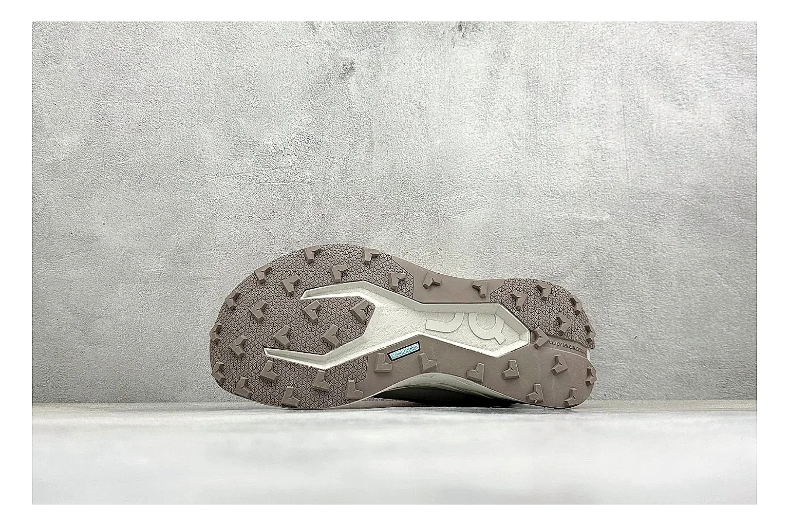 On Cloudmonster White Orange spreadsheet record photo showing white running mesh, orange accent hits, oversized CloudTec sole pods, and a rounded runner silhouette