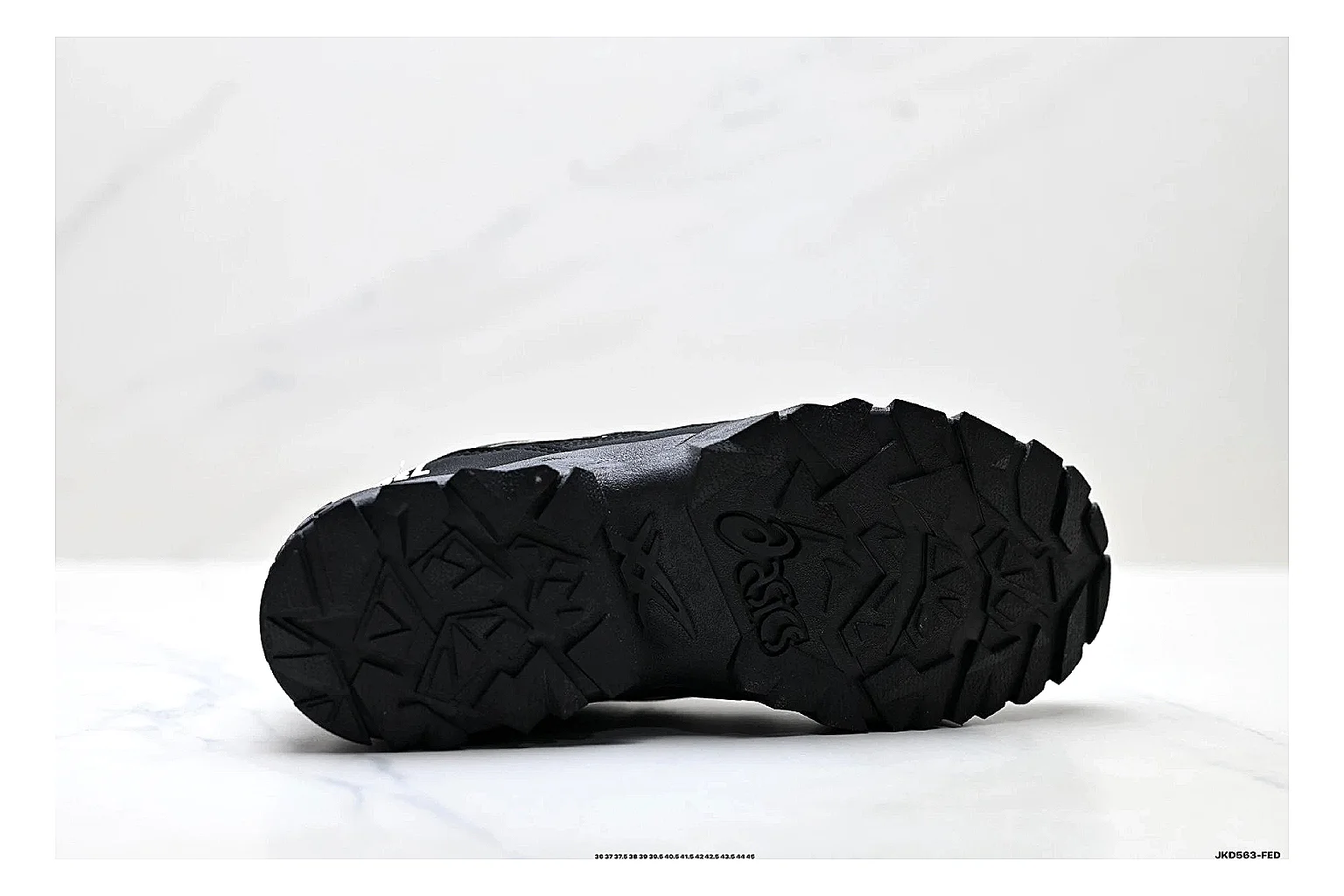 Onitsuka Tiger Gel-Tru Black White Sneakers spreadsheet record image with black white trail runner sneakers with mesh-leather texture, side-profile shape, upper panel lines, and outsole detail thumbnail 4