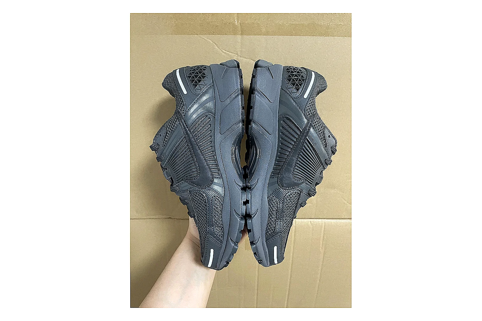 Casual Low-Top Sneaker 4864 spreadsheet record image with casual low-top sneaker with clean paneling, textured upper and six-view gallery for daily streetwear styling plus side-profile shape, upper panel lines, and outsole detail thumbnail 5