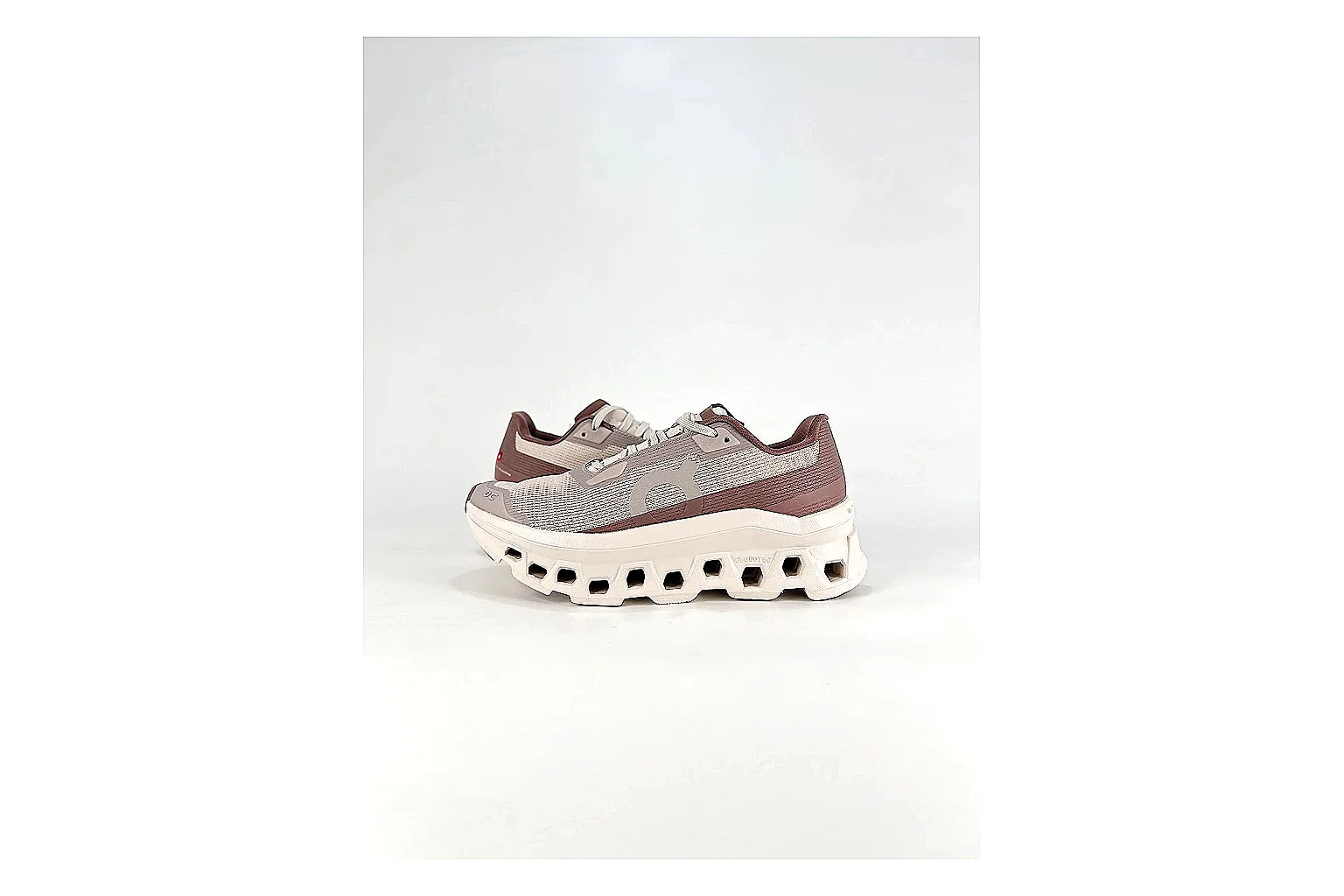 Other Casual Low-Top Sneaker 5153 spreadsheet record photo showing clean low-top paneling, textured upper, daily streetwear shape, and six-view gallery coverage