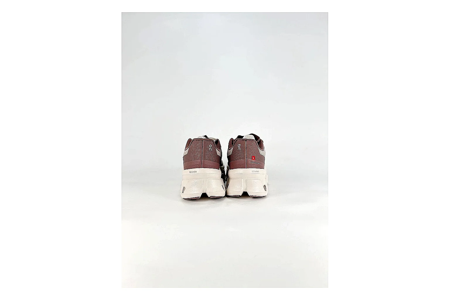 Other Casual Low-Top Sneaker 5153 spreadsheet record photo showing clean low-top paneling, textured upper, daily streetwear shape, and six-view gallery coverage thumbnail 3
