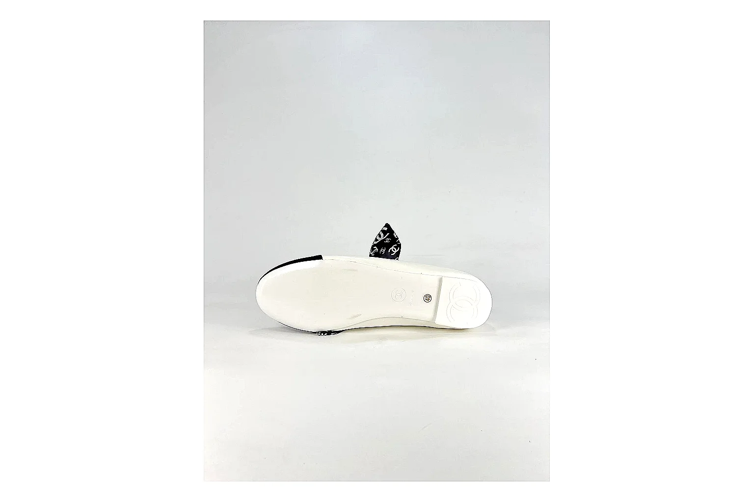 Other Casual Low-Top Sneaker 5165 spreadsheet record photo showing clean panel layout, textured low-top upper, simple streetwear profile, and everyday outsole thumbnail 4