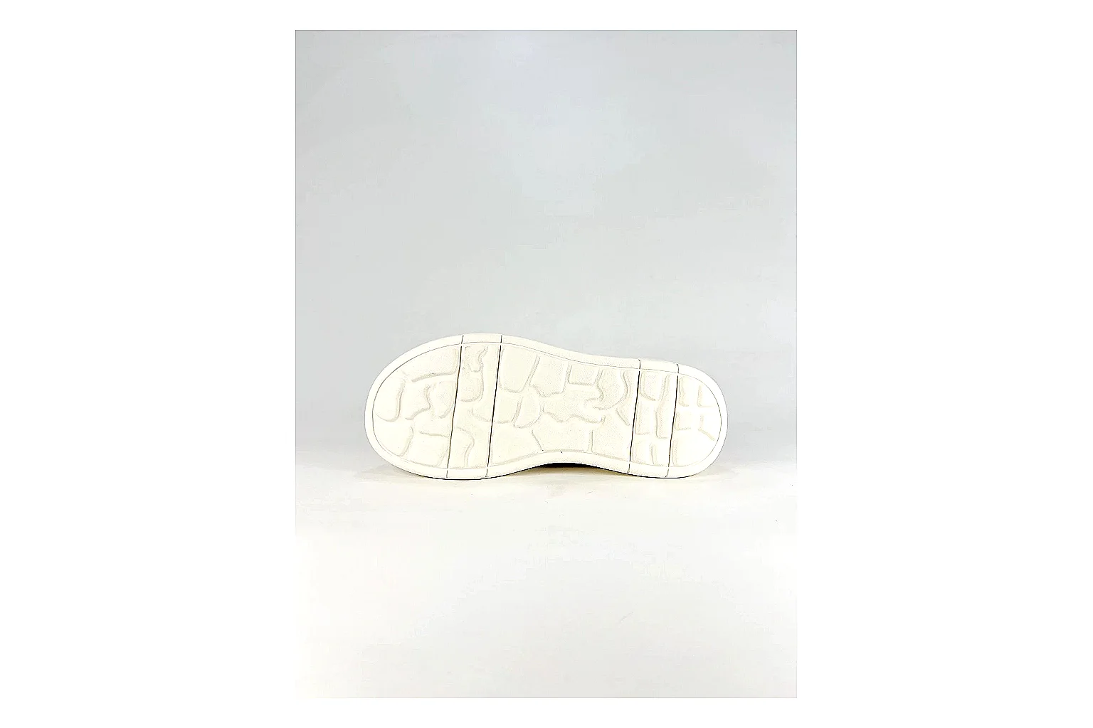Casual Low-Top Sneaker 5218 Sheetbase record image with red casual low-top with mixed-material upper and low-profile shape thumbnail 4