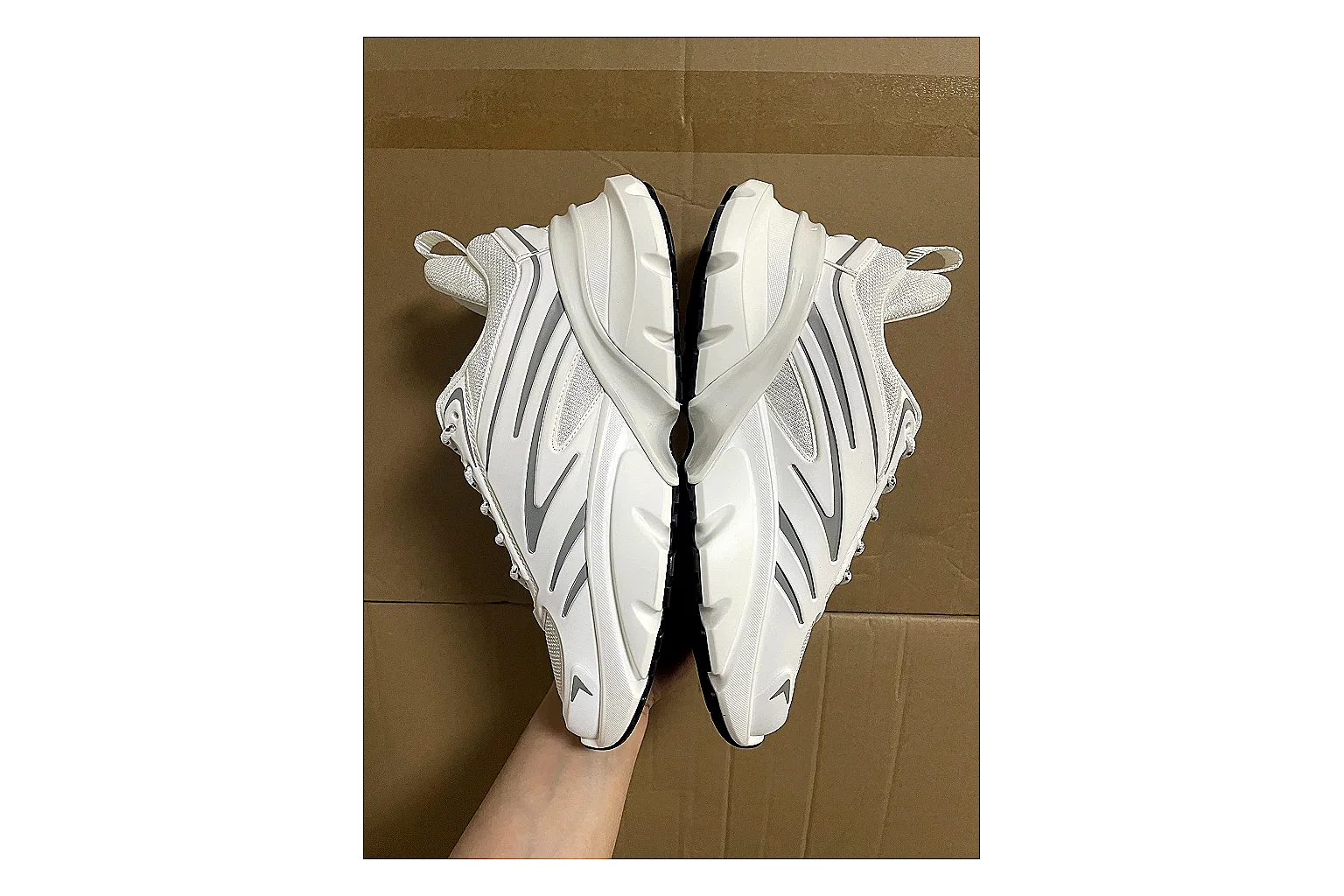 Casual Low-Top Sneaker 5690 Sheetbase record image with red casual low-top with mixed-material upper and low-profile shape thumbnail 6