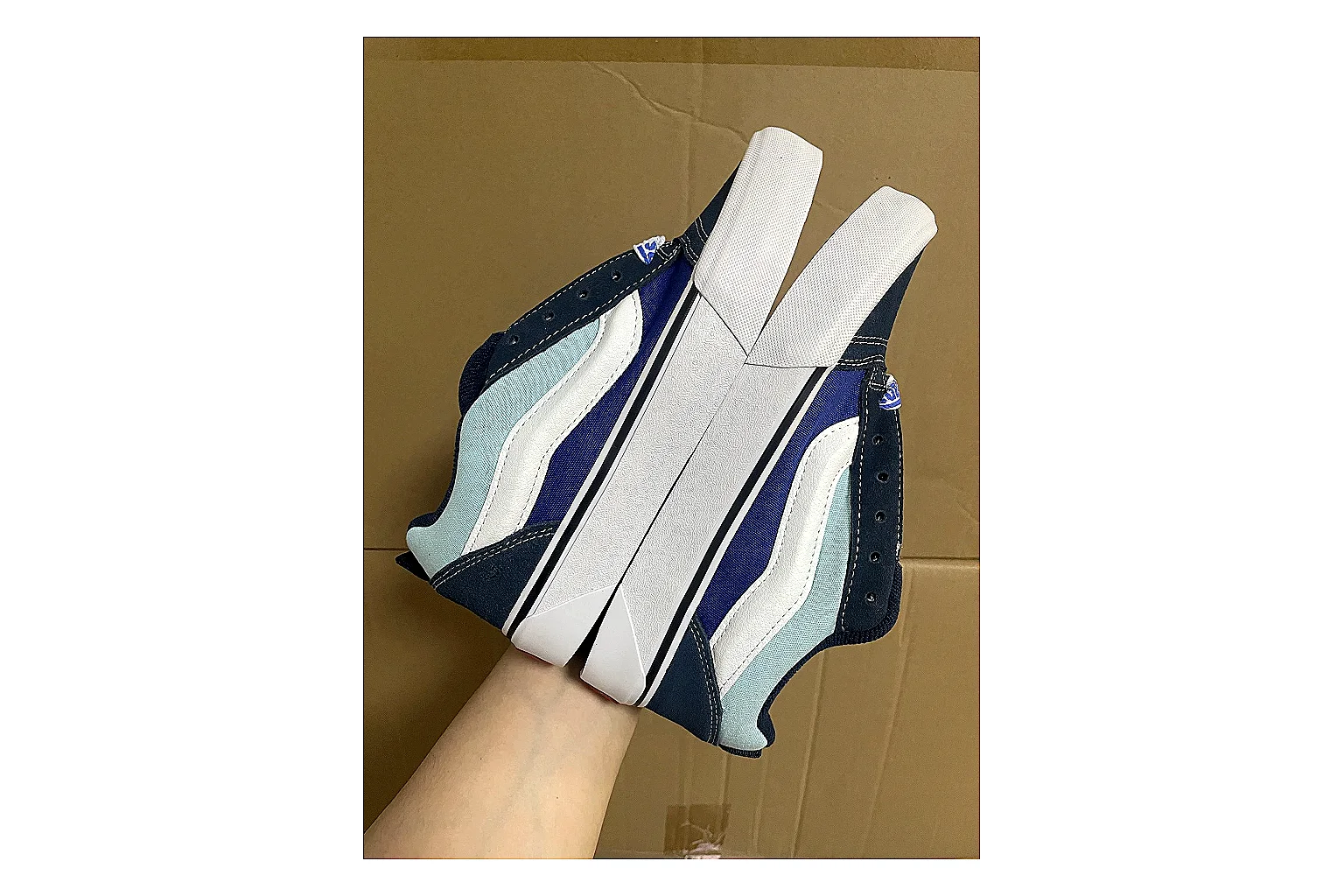 Casual Low-Top Sneaker 7604 spreadsheet record image SKU 1095507604 thumbnail 3