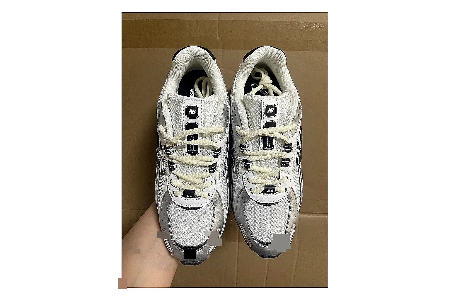 Casual Low-Top Sneaker 7629 Sheetbase record image with red casual low-top with mixed-material upper and low-profile shape