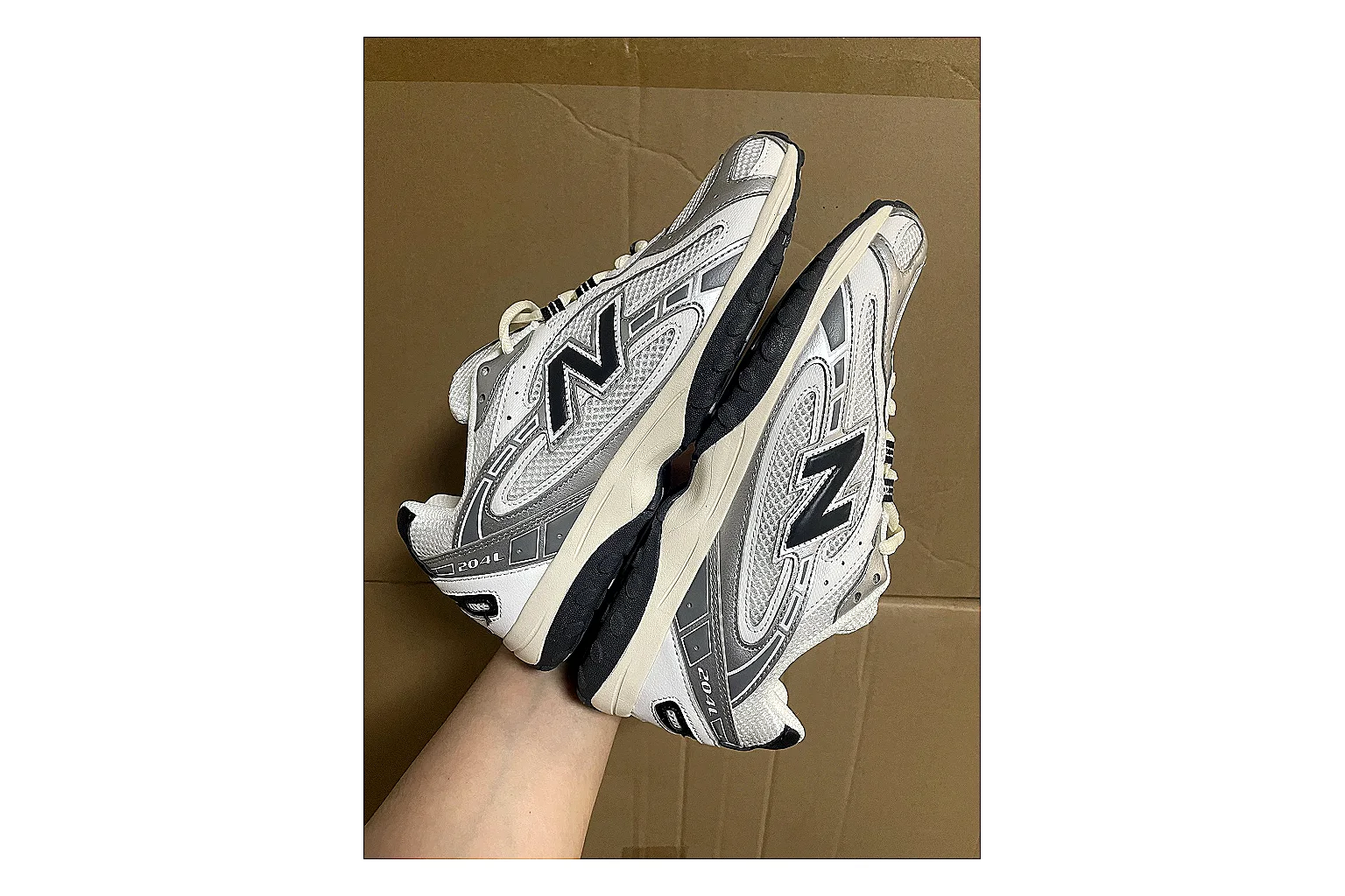Casual Low-Top Sneaker 7629 Sheetbase record image with red casual low-top with mixed-material upper and low-profile shape thumbnail 2