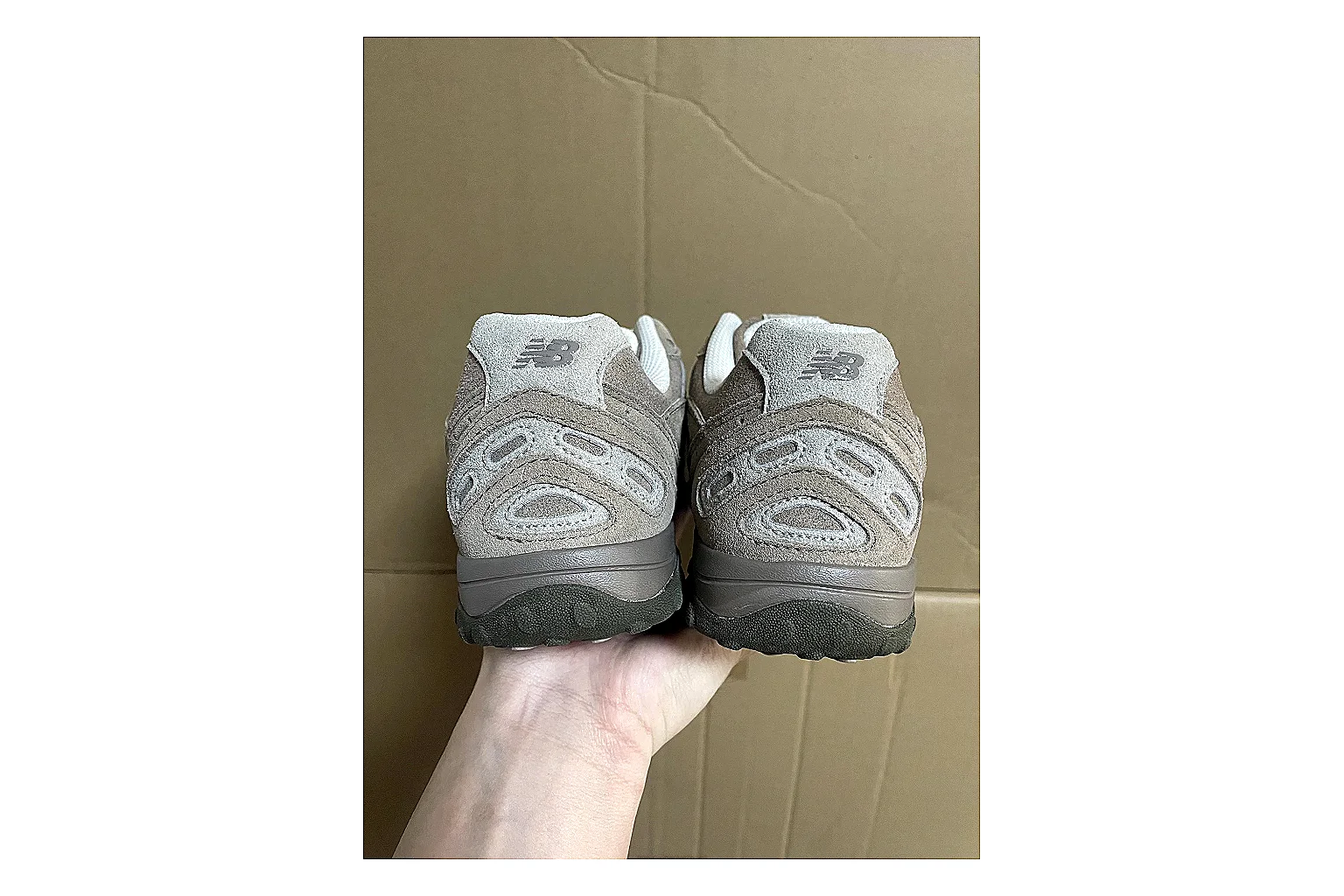 Casual Low-Top Sneaker 7650 Sheetbase record image with red casual low-top with mixed-material upper and low-profile shape thumbnail 4