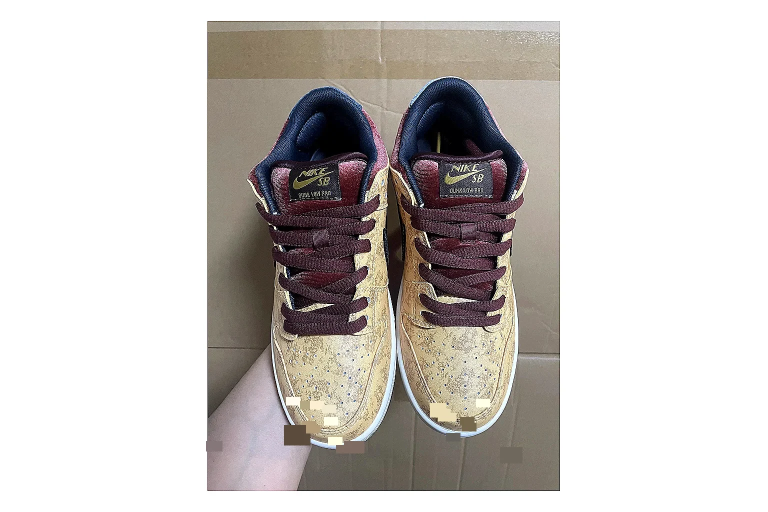 Casual Low-Top Sneaker 7697 Sheetbase record image with red casual low-top with mixed-material upper and low-profile shape