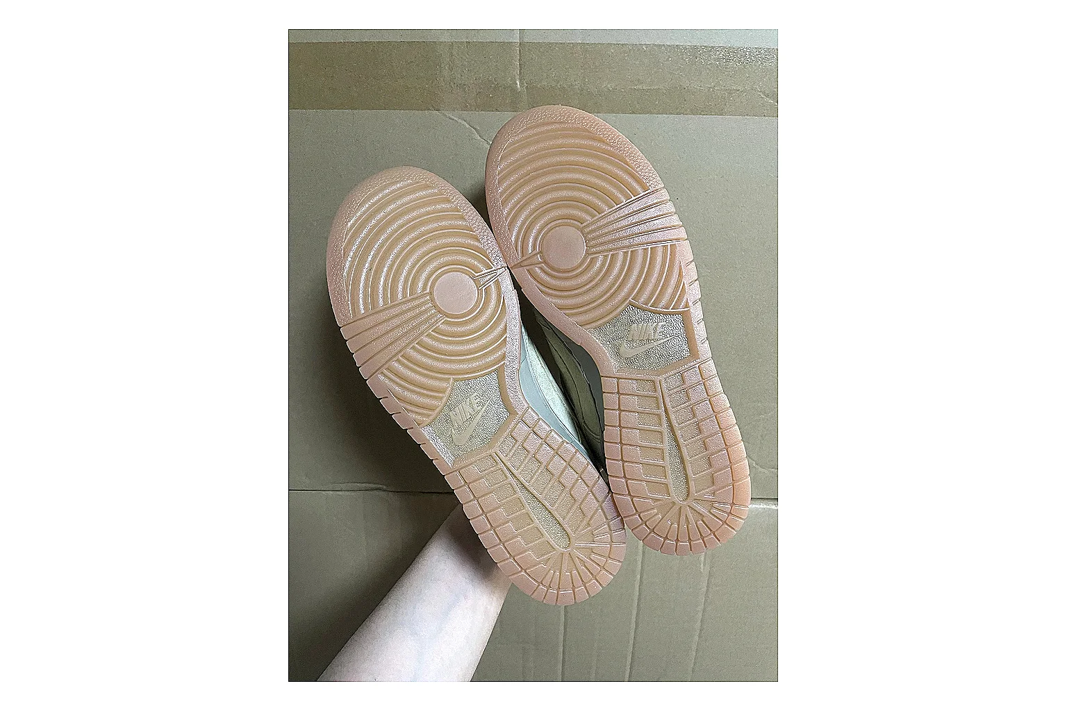 Casual Low-Top Sneaker 7714 spreadsheet record image SKU 1095507714 thumbnail 2