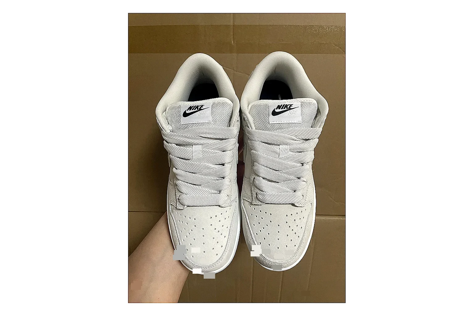 Casual Low-Top Sneaker 7739 Sheetbase record image with red casual low-top with mixed-material upper and low-profile shape