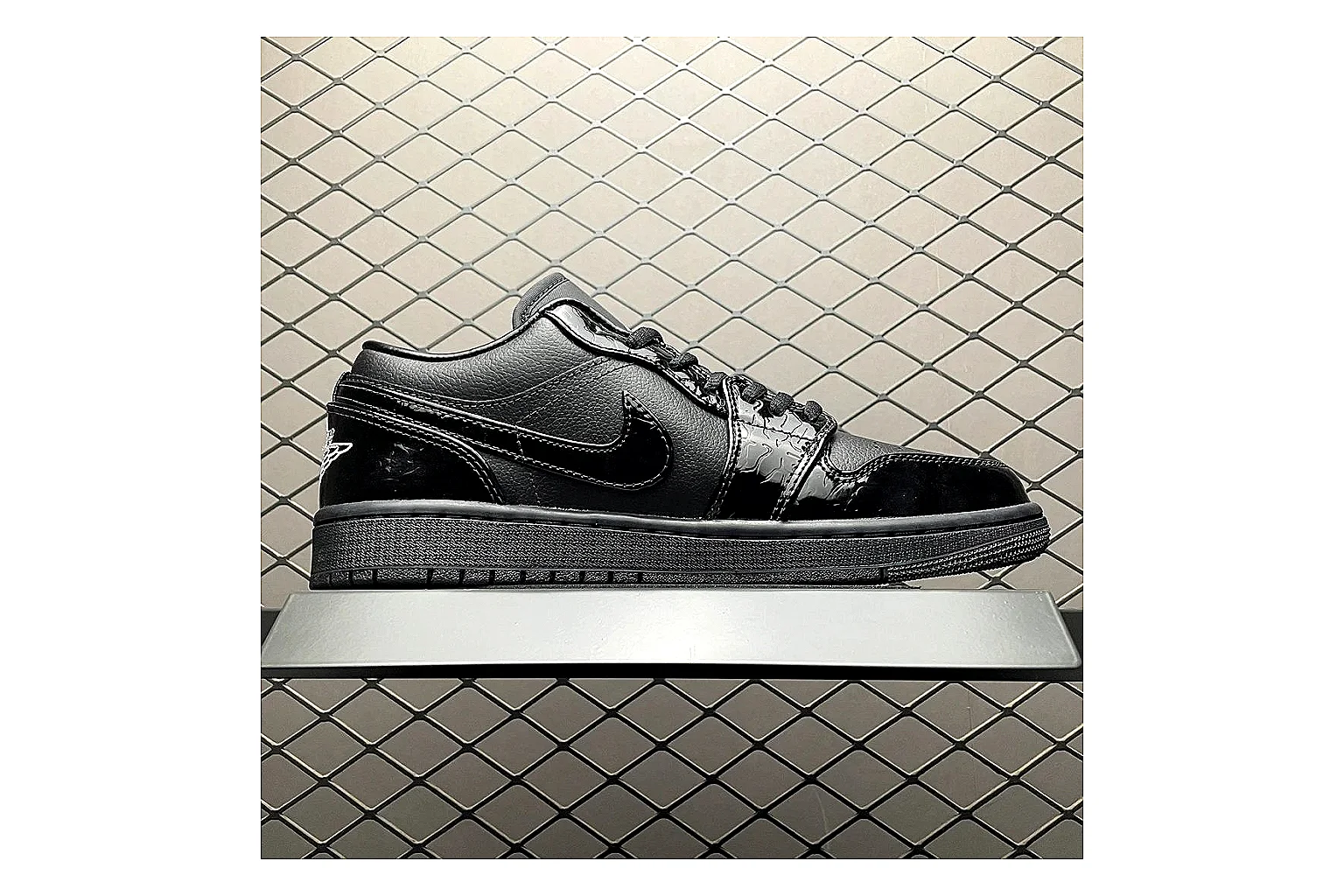Casual Low-Top Sneaker 9723 spreadsheet record image with casual low-top sneaker with clean paneling, textured upper and six-view gallery for daily streetwear styling plus side-profile shape, upper panel lines, and outsole detail thumbnail 6