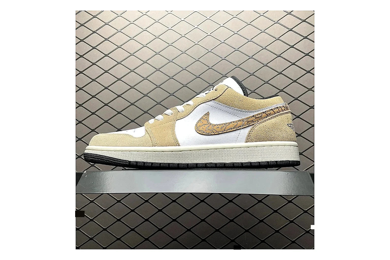 Casual Low-Top Sneaker 9728 spreadsheet record image with casual low-top sneaker with clean paneling, textured upper and six-view gallery for daily streetwear styling plus side-profile shape, upper panel lines, and outsole detail