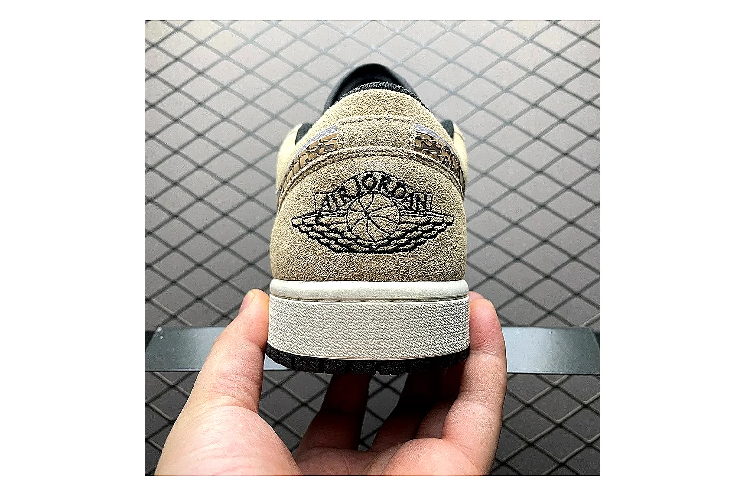 Casual Low-Top Sneaker 9728 spreadsheet record image with casual low-top sneaker with clean paneling, textured upper and six-view gallery for daily streetwear styling plus side-profile shape, upper panel lines, and outsole detail thumbnail 2