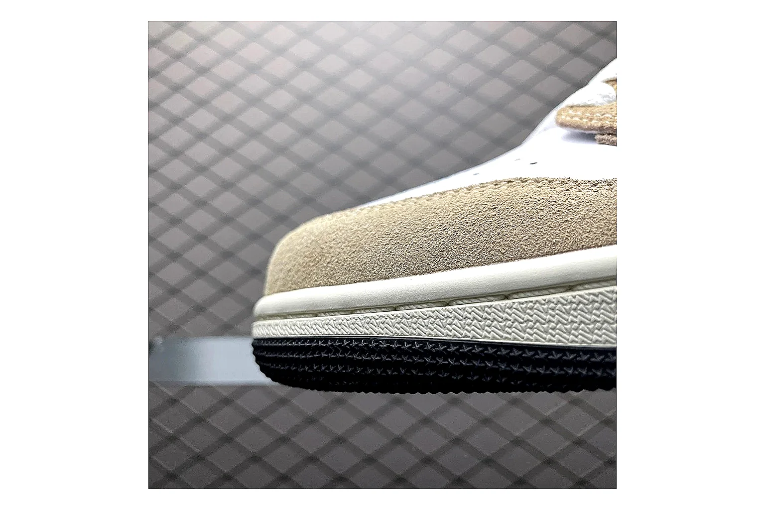 Casual Low-Top Sneaker 9728 spreadsheet record image with casual low-top sneaker with clean paneling, textured upper and six-view gallery for daily streetwear styling plus side-profile shape, upper panel lines, and outsole detail thumbnail 3