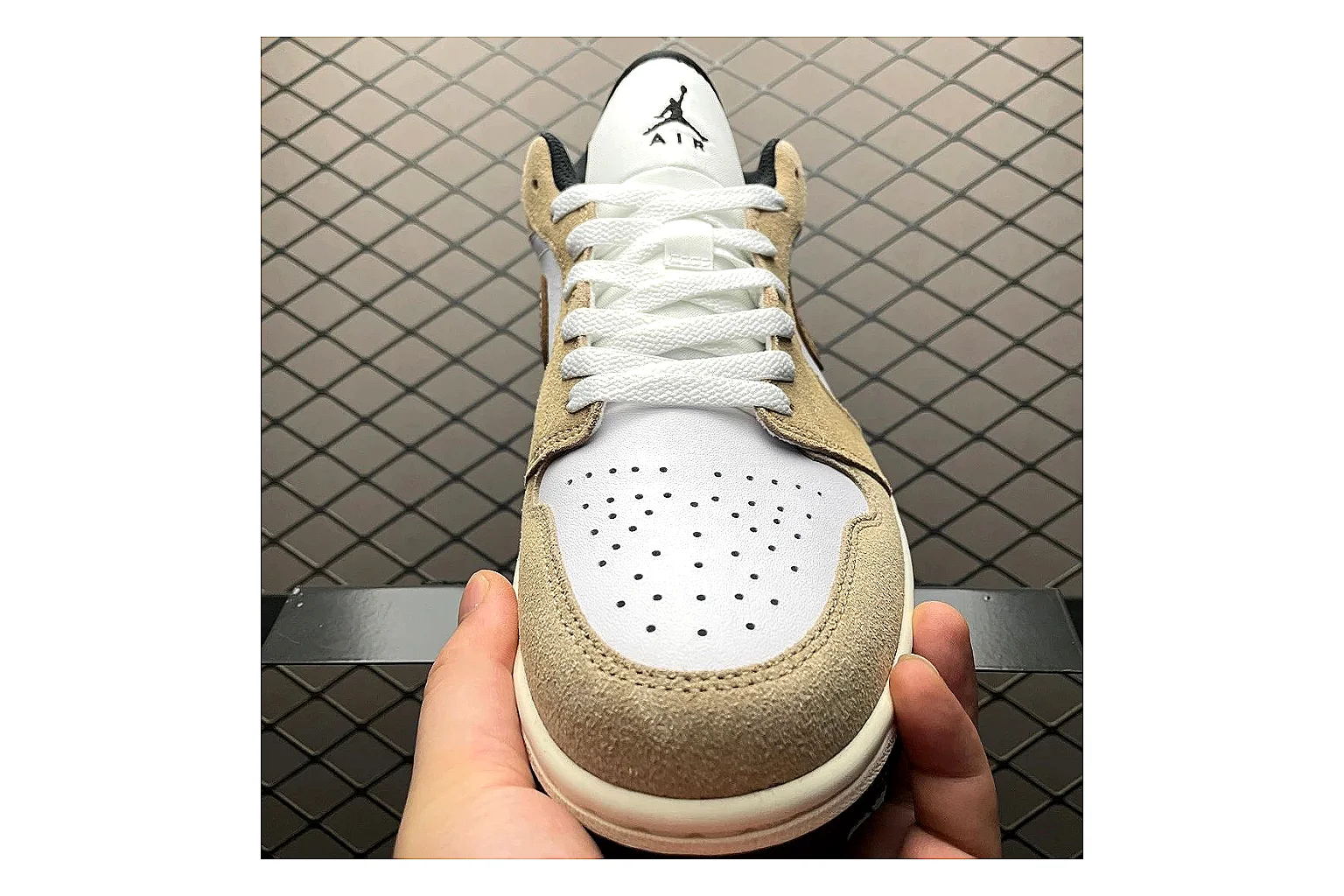 Casual Low-Top Sneaker 9728 spreadsheet record image with casual low-top sneaker with clean paneling, textured upper and six-view gallery for daily streetwear styling plus side-profile shape, upper panel lines, and outsole detail thumbnail 4
