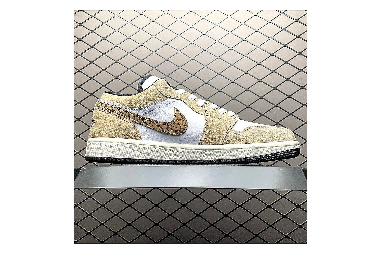Casual Low-Top Sneaker 9728 spreadsheet record image with casual low-top sneaker with clean paneling, textured upper and six-view gallery for daily streetwear styling plus side-profile shape, upper panel lines, and outsole detail thumbnail 6