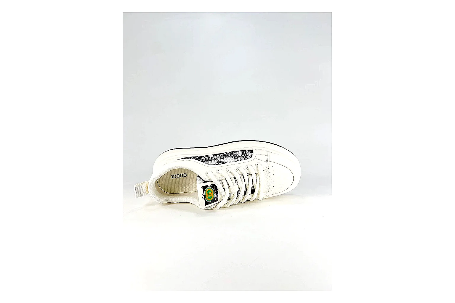 Low Runner White Black Sneaker spreadsheet record photo showing white black synthetic low-top upper, minimal runner shape, clean panels, and casual sole thumbnail 5