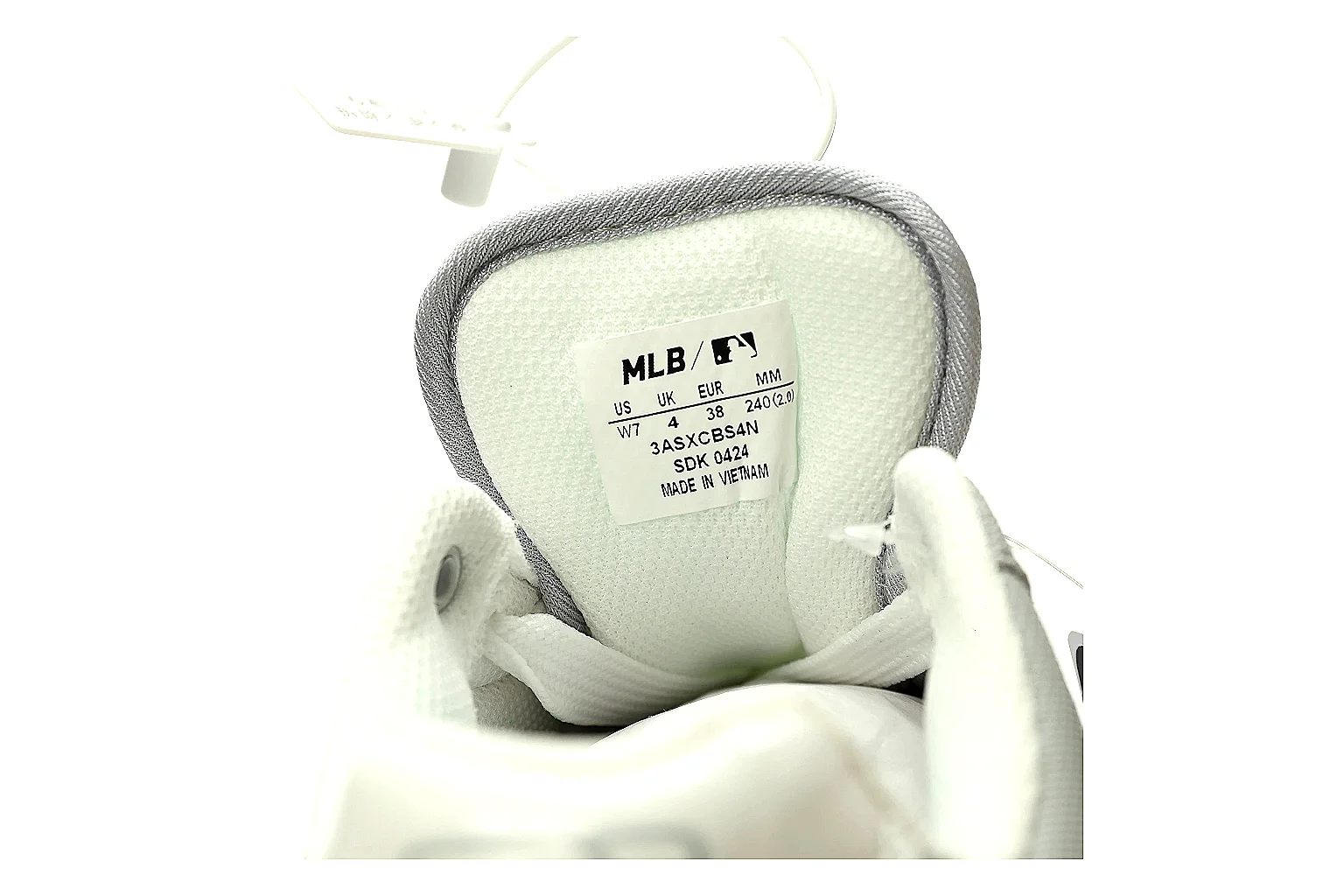 Other Low-Top Sneaker 7640 spreadsheet image record thumbnail 3