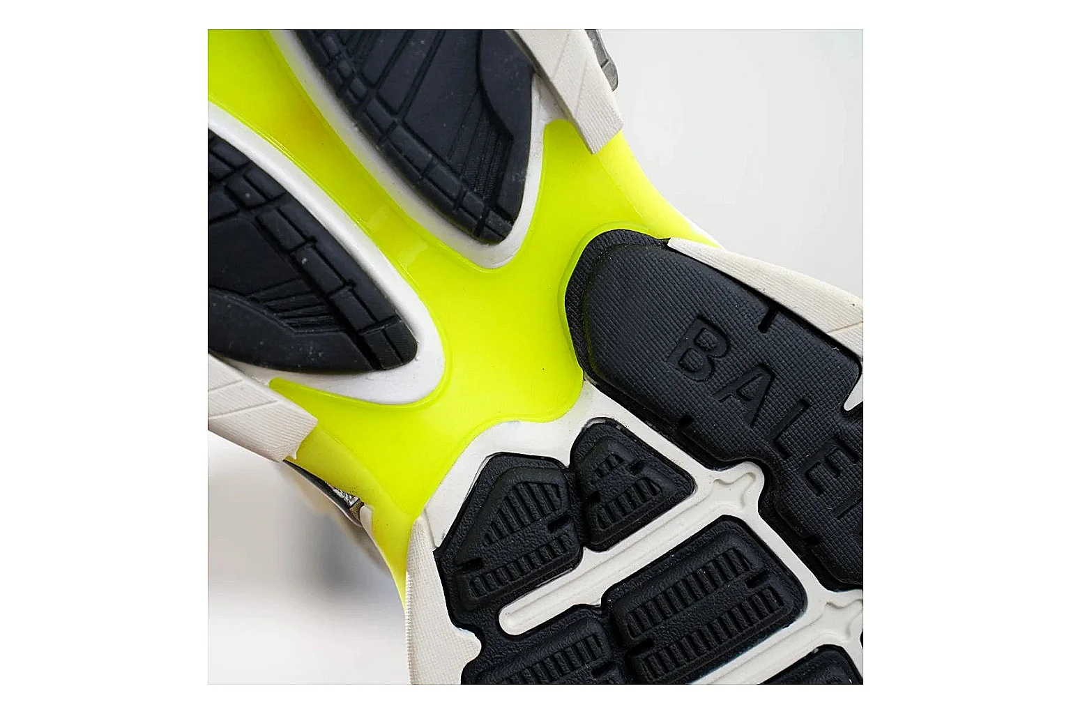 Neon Runner White Yellow Sneaker spreadsheet record photo showing white mesh runner upper, neon yellow accents, modern runner silhouette, and lightweight sole thumbnail 3