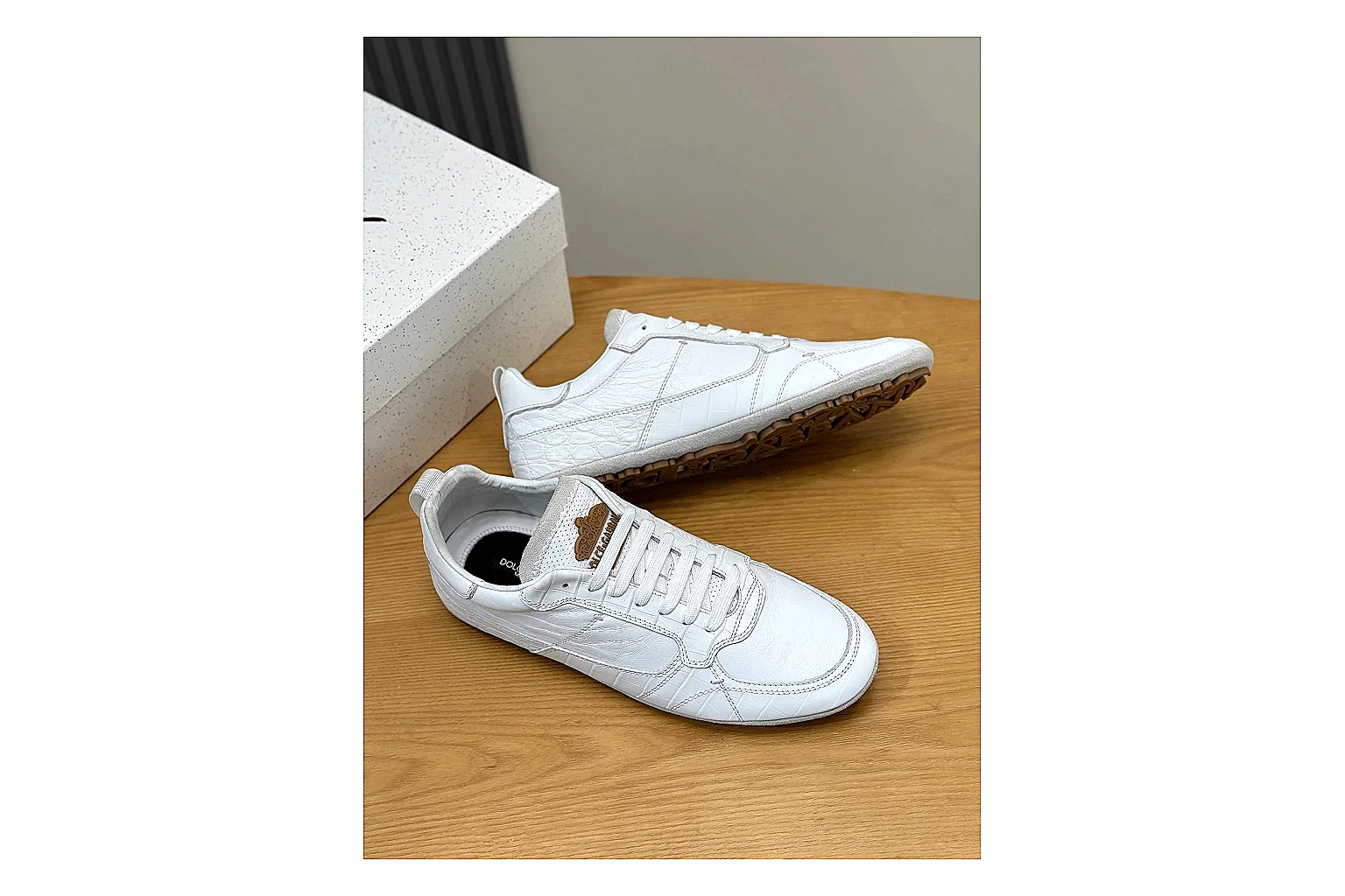 Other white designer low-top White 7802 spreadsheet record six-photo gallery thumbnail 3