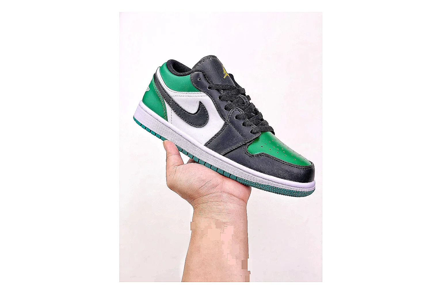 kakosheetbase.com Red Green Six Angle Footwear Low Top spreadsheet record six-photo gallery thumbnail 2