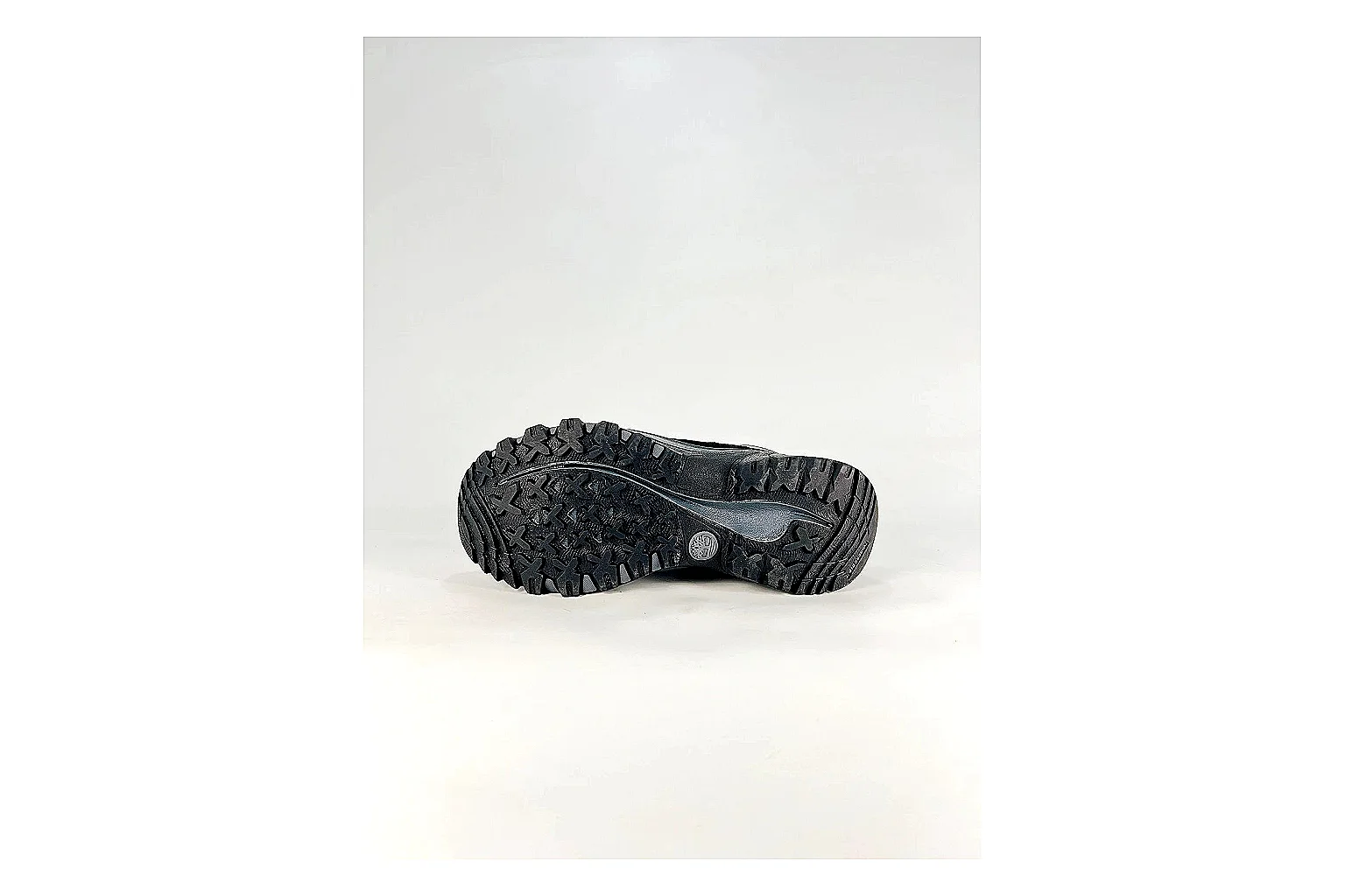 Timberland Motion Access Black Gray Sneakers spreadsheet record image with black gray outdoor sneakers with mesh-leather texture, side-profile shape, upper panel lines, and outsole detail thumbnail 4