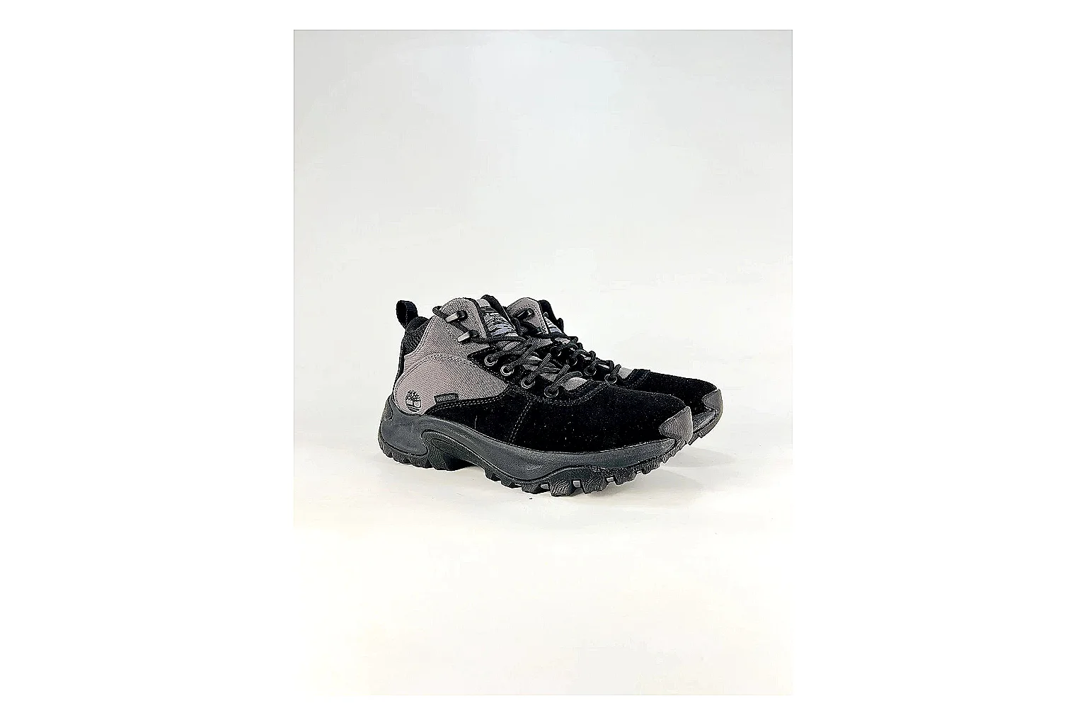 Timberland Motion Access Black Gray Sneakers spreadsheet record image with black gray outdoor sneakers with mesh-leather texture, side-profile shape, upper panel lines, and outsole detail thumbnail 6
